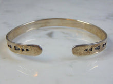 Load image into Gallery viewer, Womens Vintage Estate Sterling Silver Cuff Bracelet 22g E2840
