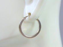 Load image into Gallery viewer, Womens Vintage Estate Sterling Silver Hoop Earrings 1.8g E3041