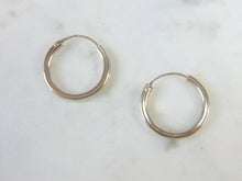 Load image into Gallery viewer, Womens Vintage Estate Sterling Silver Hoop Earrings 1.8g E3041