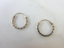 Load image into Gallery viewer, Womens Vintage Estate Sterling Silver Hoop Earrings 1.2g E1817