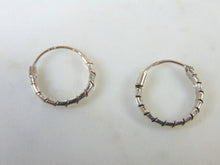 Load image into Gallery viewer, Womens Vintage Estate Sterling Silver Hoop Earrings 1.5g E1818