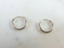 Load image into Gallery viewer, Womens Vintage Estate Sterling Silver Hoop Earrings 0.9g E1819