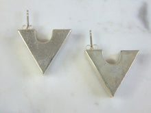 Load image into Gallery viewer, Womens Vintage Estate Sterling Silver Modernist Earrings 8.8g E1438