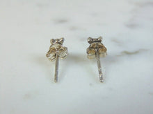 Load image into Gallery viewer, Womens Vintage Estate Sterling Silver Bear Earrings .7g E1471