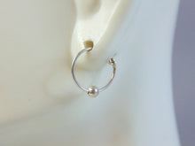 Load image into Gallery viewer, Vintage Estate Sterling Silver Hoop Earrings .4g E1867