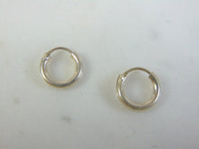 Load image into Gallery viewer, Vintage Estate Sterling Silver Hoop Earrings .7g E1871