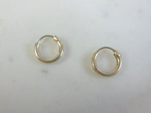 Load image into Gallery viewer, Vintage Estate Sterling Silver Hoop Earrings .7g E1871