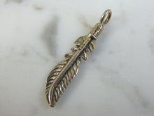 Load image into Gallery viewer, Womens Vintage Estate Sterling Silver Feather Pendant 1.8g E2831