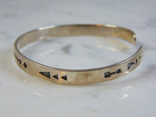 Load image into Gallery viewer, Womens Vintage Estate Sterling Silver Cuff Bracelet 22g E2840