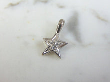 Load image into Gallery viewer, Womens Vintage Estate Sterling Silver CZ Star Pendant 1.1g E1400