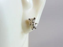 Load image into Gallery viewer, Womens Vintage Estate Sterling Silver Bear Earrings .7g E1471