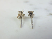 Load image into Gallery viewer, Womens Vintage Estate Sterling Silver Bear Earrings .7g E1471