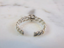Load image into Gallery viewer, Womens Vintage Estate Sterling Silver Heart Ring 1.4g E1832