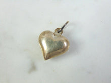 Load image into Gallery viewer, Womens Vintage Estate Sterling Silver Heart Charm 1.1g E4361