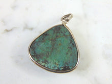 Load image into Gallery viewer, Womens Vintage Estate Sterling Silver Aventurine Pendant 11.5g E2719