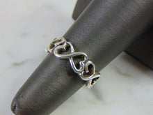 Load image into Gallery viewer, Womens Vintage Estate Sterling Silver Heart Ring 2.5g E5007