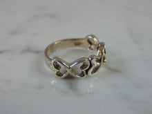 Load image into Gallery viewer, Womens Vintage Estate Sterling Silver Heart Ring 2.5g E5007