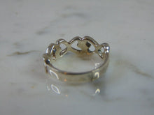 Load image into Gallery viewer, Womens Vintage Estate Sterling Silver Heart Ring 2.5g E5007