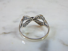 Load image into Gallery viewer, Womens Vintage Estate Sterling Silver Ribbon Ring 1.7g E5097