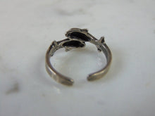 Load image into Gallery viewer, Womens Vintage Estate Sterling Silver Dolphins Ring 1.4g E5126