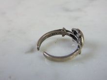 Load image into Gallery viewer, Womens Vintage Estate Sterling Silver Dolphins Ring 1.4g E5126