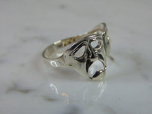 Load image into Gallery viewer, Womens Vintage Estate Sterling Silver Theater Masks Ring 3.1g E5008