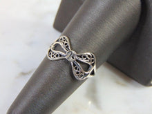 Load image into Gallery viewer, Womens Vintage Estate Sterling Silver Ribbon Ring 1.7g E5097