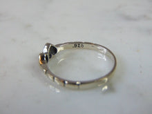 Load image into Gallery viewer, Womens Vintage Estate Sterling Silver Heart Ring 1.5g E5133