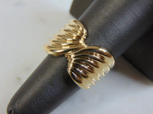 Load image into Gallery viewer, Womens Vintage Estate 14K Yellow Gold Band Ring 9.3g E5558