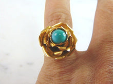 Load image into Gallery viewer, Womens Vintage Estate 18K Gold Flower Turquoise Ring, 8.1g E917