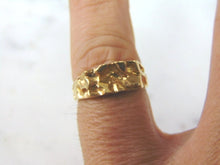 Load image into Gallery viewer, Womens Vintage Estate 10K Gold Nugget Ring 3.8g #E2027
