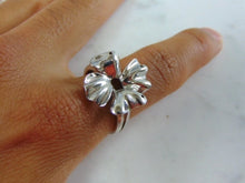 Load image into Gallery viewer, Womens Vintage Estate Sterling Silver Flower Ring 4.4g E2139