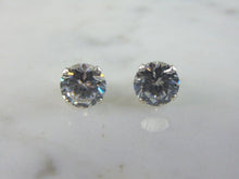 Load image into Gallery viewer, Womens Vintage Estate Sterling Silver CZ Earrings 1.7g E5507