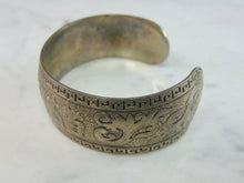 Load image into Gallery viewer, Womens Vintage Estate Sterling Silver Chinese Cuff Bracelet 40.5g E5534