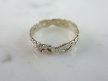 Load image into Gallery viewer, Womens Vintage Estate Sterling Silver Floral Ring 1.3g E4318