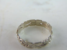 Load image into Gallery viewer, Womens Vintage Estate Sterling Silver Floral Ring 1.3g E4318