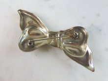 Load image into Gallery viewer, Womens Vintage Estate Sterling Silver Bow Brooch 13g E5783