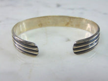 Load image into Gallery viewer, Womens Vintage Estate Sterling Silver Modernist Cuff Bracelet 15.9g E921