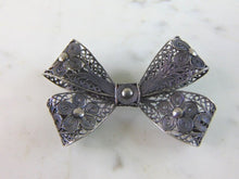 Load image into Gallery viewer, Womens Vintage Estate Sterling Silver Bow Brooch 9.1g E5858