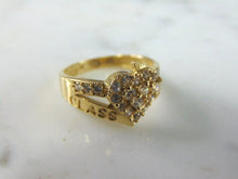 Load image into Gallery viewer, Womens 14K Yellow Gold CZ Heart 2020 Class Ring 3.2g E3440
