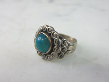 Load image into Gallery viewer, Womens Vintage Estate Sterling Silver Southwestern Turquoise Ring 5.5g E5176