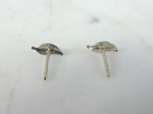 Pr Womens Vintage Estate Sterling Silver Leaf Stick Earrings 0.6g E1507