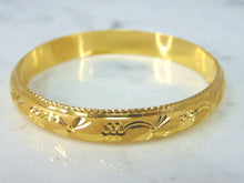 Load image into Gallery viewer, Womens Vintage Estate 22K Yellow Gold Bangle Bracelet 13.7g E5015