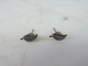 Pr Womens Vintage Estate Sterling Silver Leaf Stick Earrings 0.6g E1507