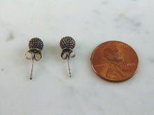 Load image into Gallery viewer, Womens Vintage Estate Sterling Silver Earrings 1.5g E2403