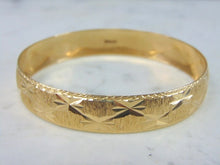Load image into Gallery viewer, Womens Vintage Estate 14k Yellow Gold Bangle Bracelet 19.5g E5677