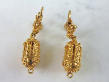 Load image into Gallery viewer, Womens Vintage Estate 18K Yellow Gold Clip On Earrings, 16.9g E5971