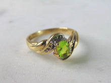 Load image into Gallery viewer, Womens Vintage Estate 10K Yellow Gold Peridot Diamond Ring 2.3g E3907