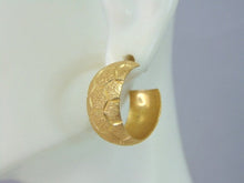 Load image into Gallery viewer, Womens Vintage Estate 14K Yellow Gold Hoop Earrings, 4.6g E5493