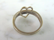 Load image into Gallery viewer, Womens Vintage Estate 10K White Gold Diamond Heart Ring 2.7g E2075